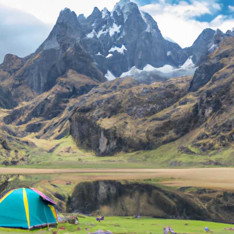 Vue panoramique depuis le col de Punta Cuyoc sur le circuit de Huayhuash au Pérou en été et en automne - Entre nature brute et patrimoine culturel