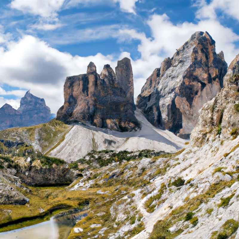 Visite du parc naturel Puez-Odle dans les Dolomites, en Italie, entre l'été et l'automne