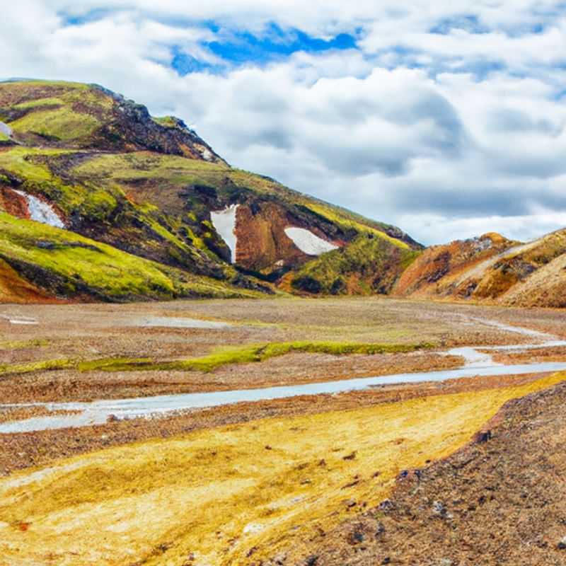Camping in Alftavatn in Laugavegur and Fimmvörðuháls, Iceland during fall